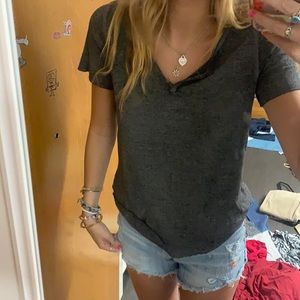 American Eagle gray tshirt
